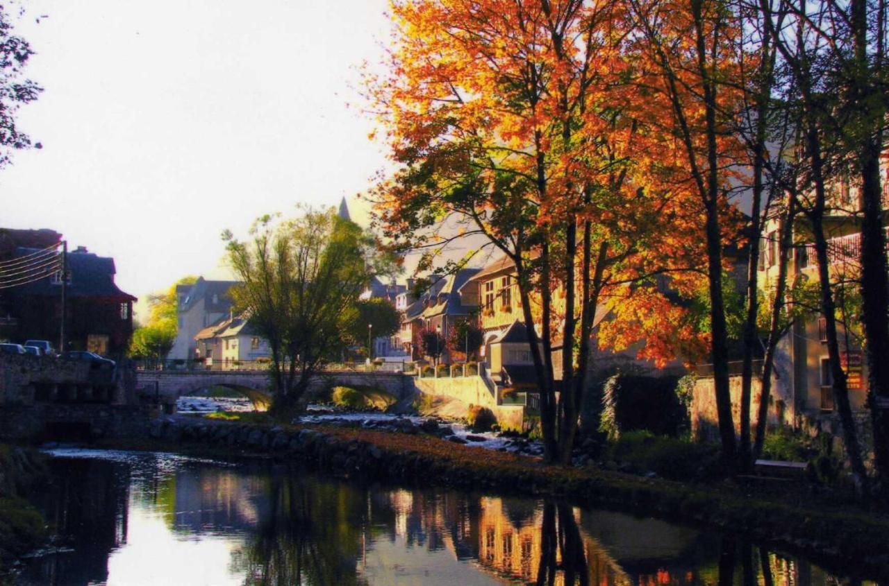 Grange Renovee En Gite/Maison/Chalet 阿雷奥 外观 照片